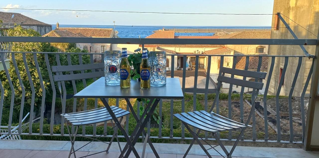 Appartement Alba Marina E Tramonti Etnei à Riposto Extérieur photo