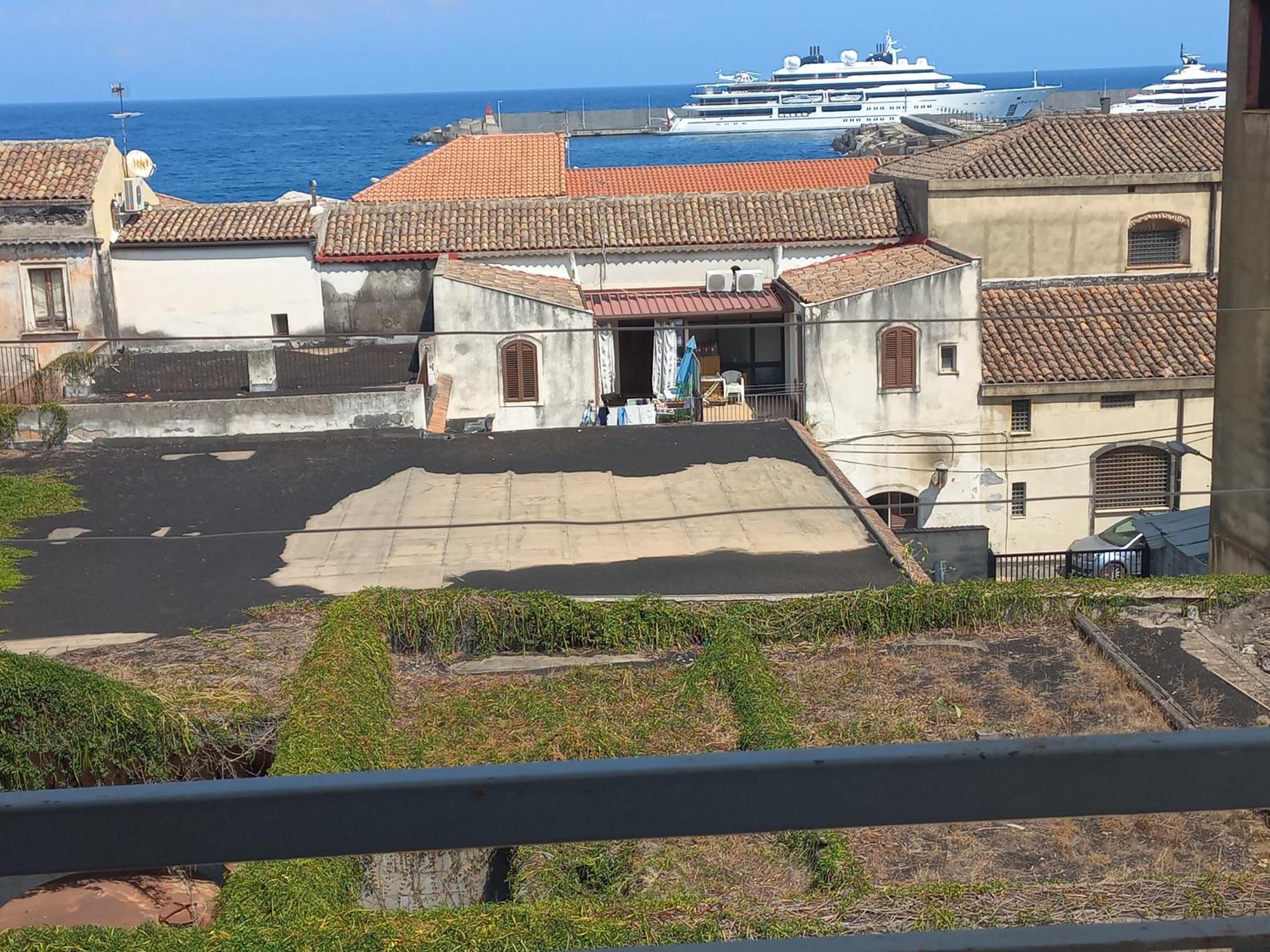Appartement Alba Marina E Tramonti Etnei à Riposto Extérieur photo